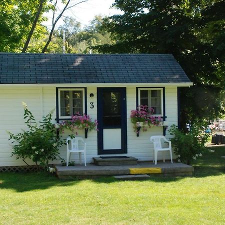 Bayfield River Cottage Colony Inc Bluewater Екстериор снимка